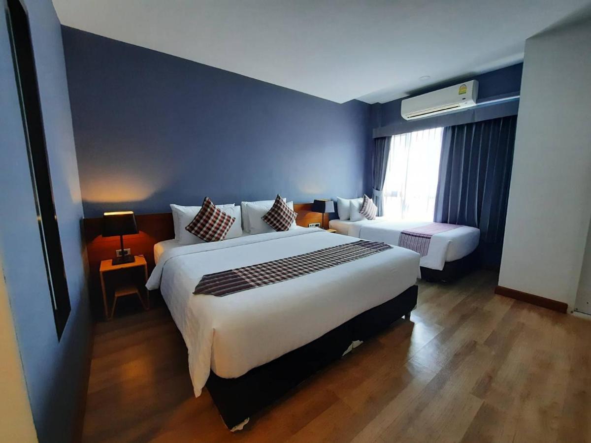 Comet Hotel Surat Thani Exterior photo
