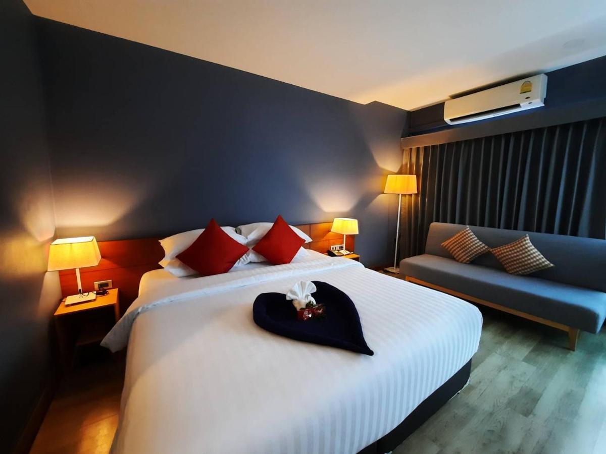 Comet Hotel Surat Thani Exterior photo