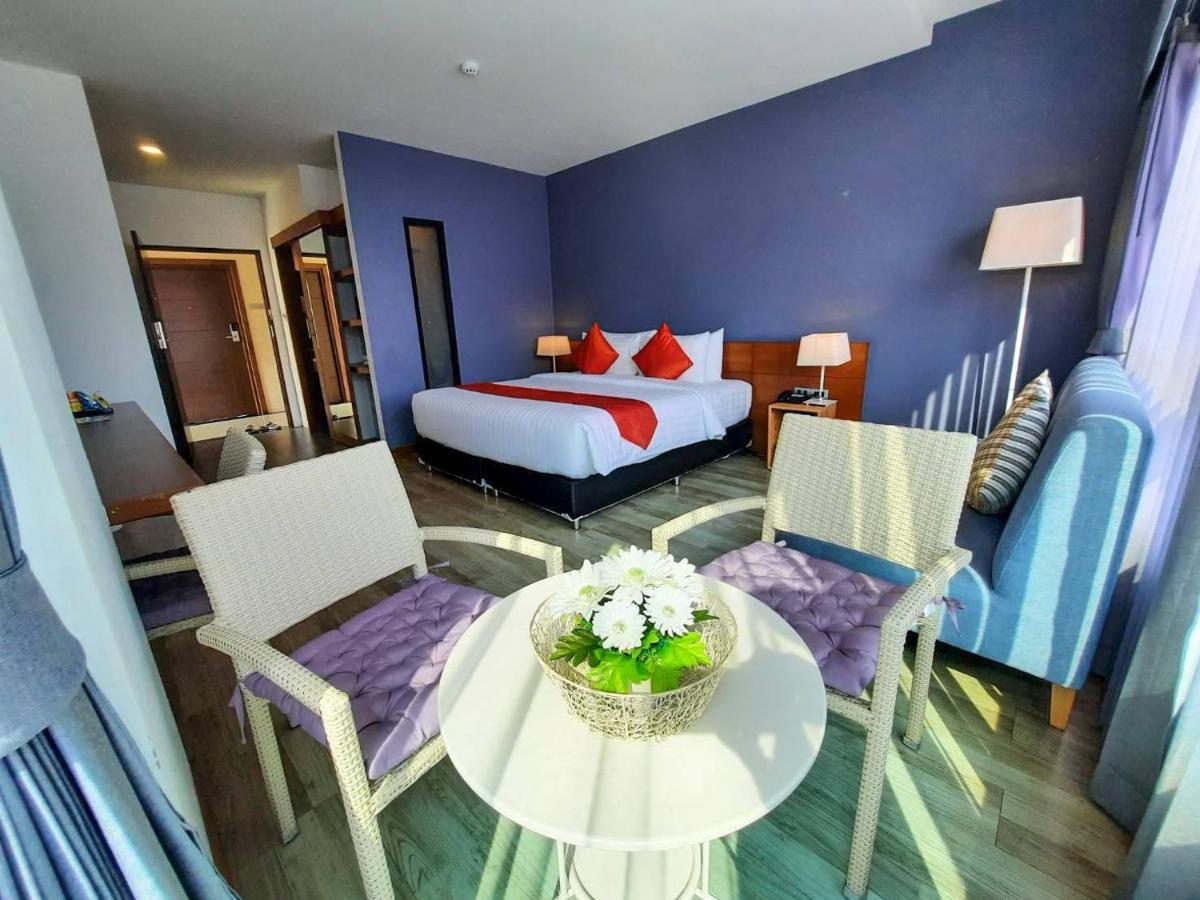 Comet Hotel Surat Thani Exterior photo