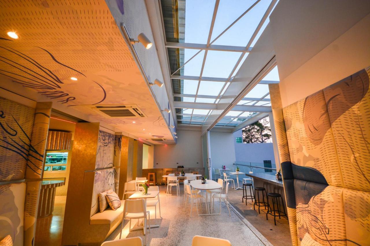 Comet Hotel Surat Thani Exterior photo